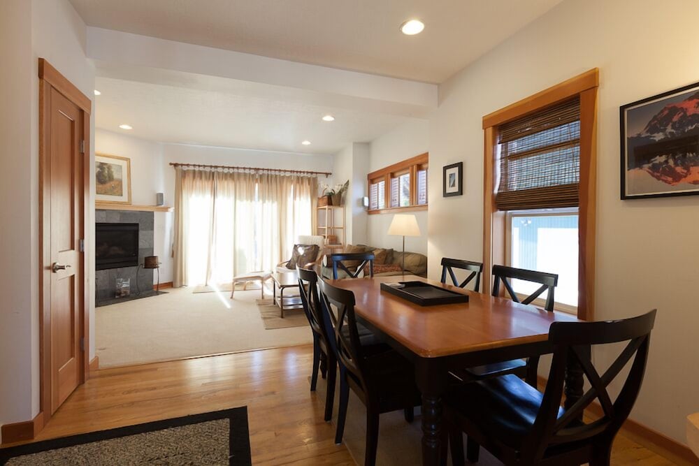 Pet Friendly Venturi with Fireplace and BBQ on the Deck by RedAwning - photo 12
