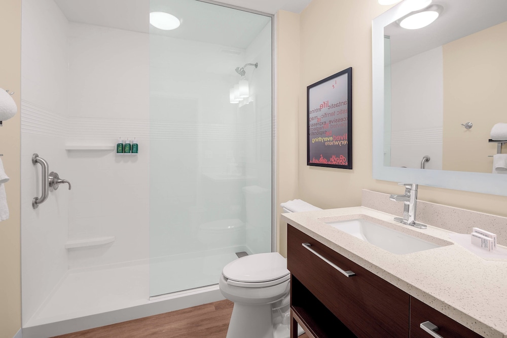 TownePlace Suites by Marriott Cincinnati Fairfield - photo 16