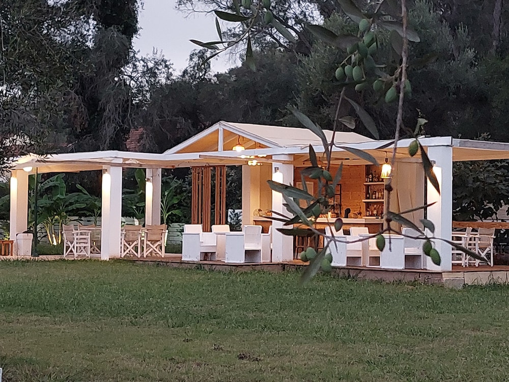 Amelia's Garden - last minute hotel in Corfu