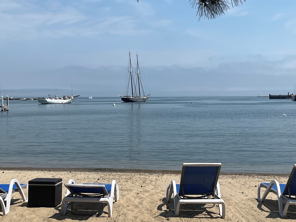 Vineyard Harbor Motel Private Beach - photo 311