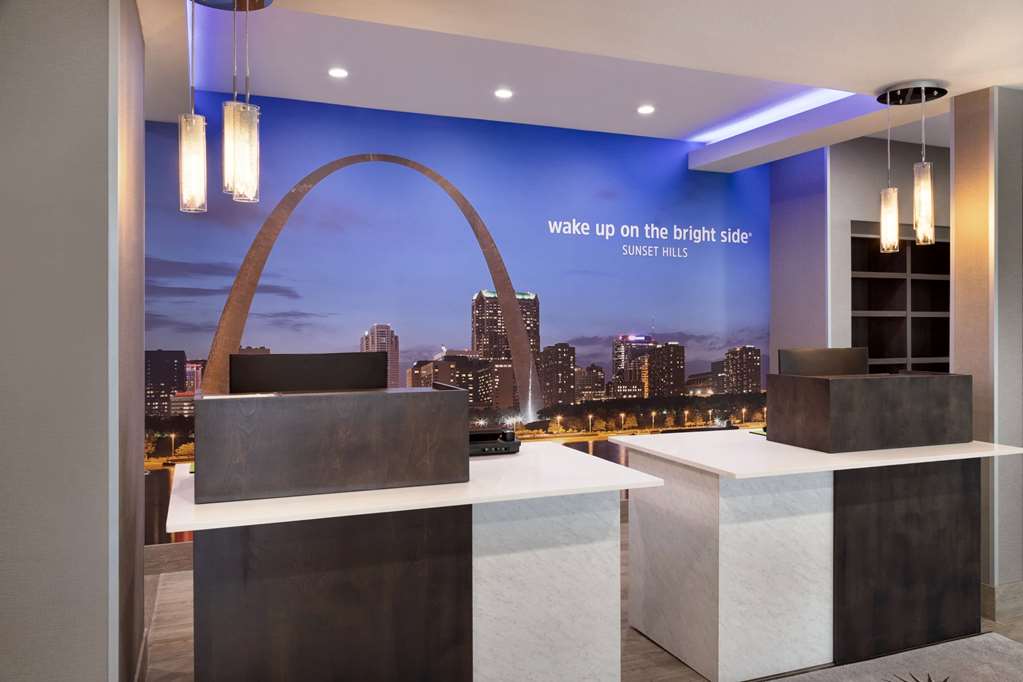 La Quinta Inn & Suites by Wyndham St Louis Route 66 - photo 8