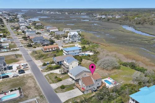 Salty Dawg by Oak Island Accommodations - photo 17