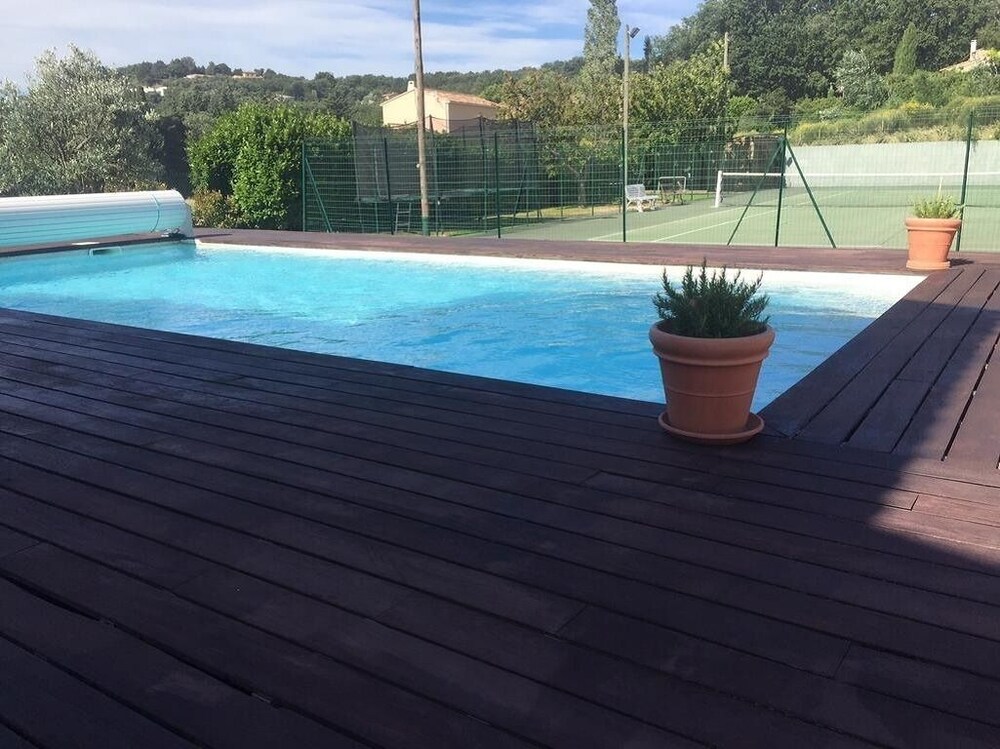 Le Mas Jasmin in Rochefort-Du-Gard, France