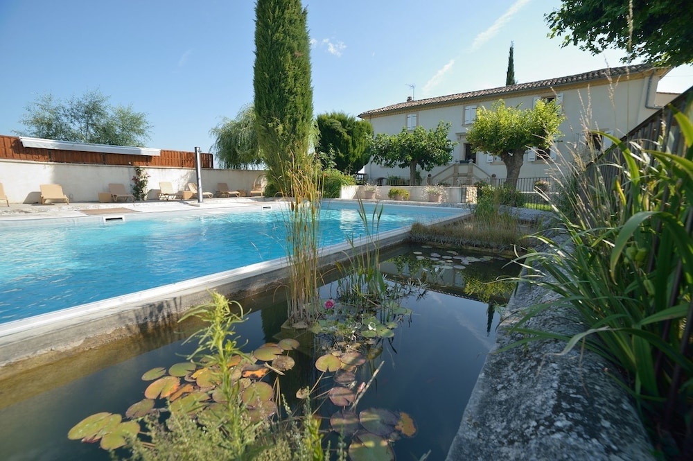 Le Mas des Sorcieres Valreas — hotel in Valreas