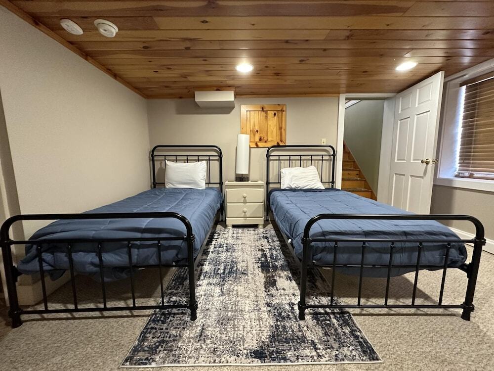 Sunrise Cove in Mchenry, United States