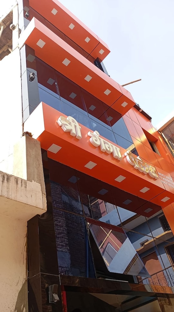 Shri Ganga Palace in Fyzabad, India