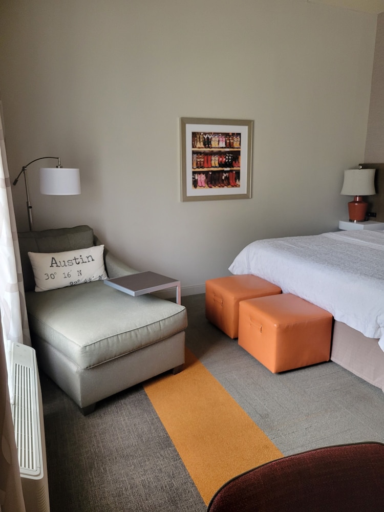 Hampton Inn & Suites Austin Cedar Park Lakeline - photo 10