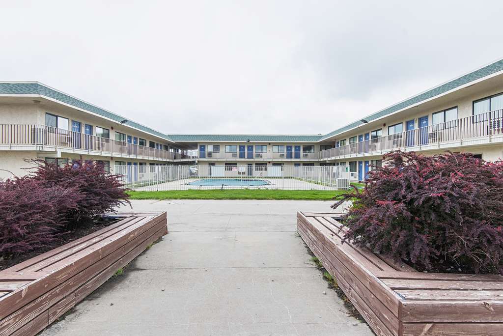 Motel 6 Kansas City MO Airport - photo 14