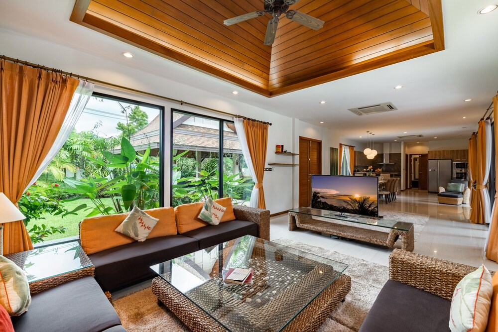 Champagne Pool Villa — 4-Star Luxury Hotel in Rawai, Thailand
