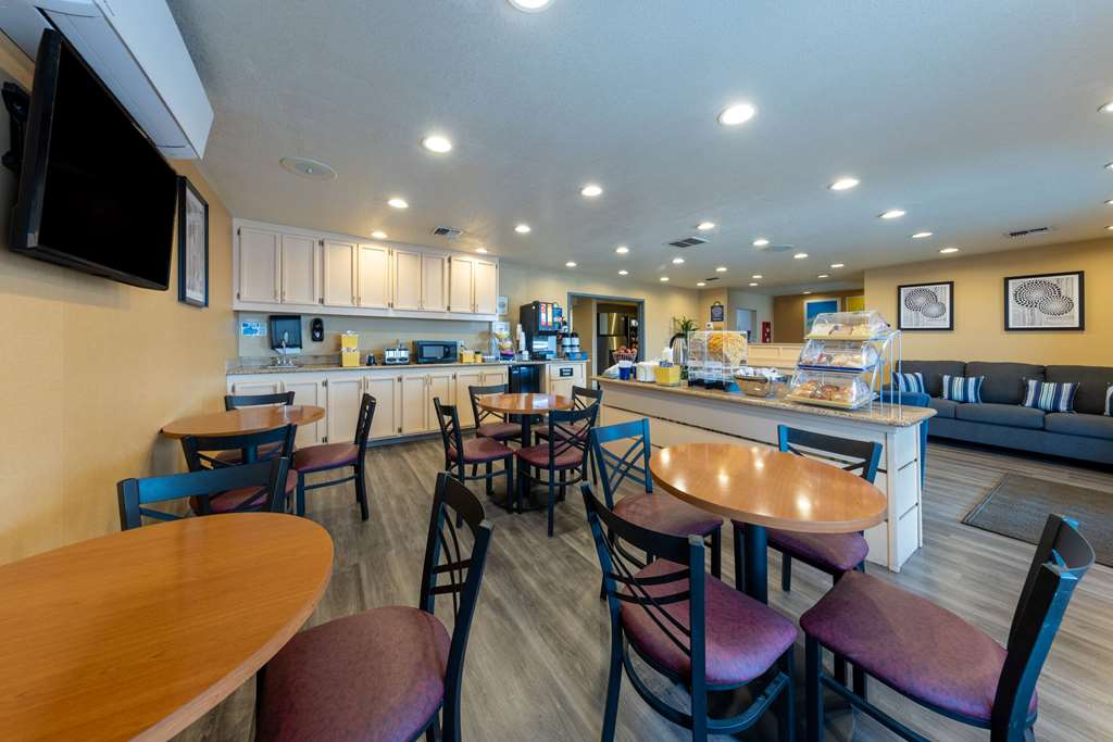 Days Inn by Wyndham Lathrop - photo 39