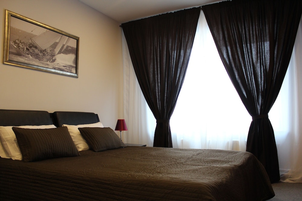 Old Traditions — hotel in Vsevolozhsk
