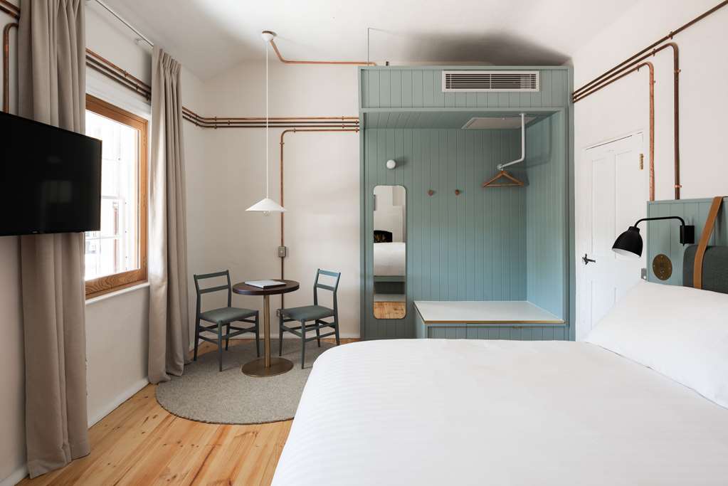 Garde and Warders Hotel in Fremantle, Australia