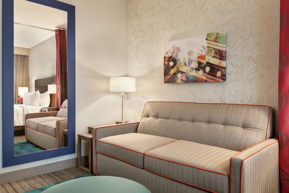 Home2 Suites by Hilton Chicago River North - photo 22