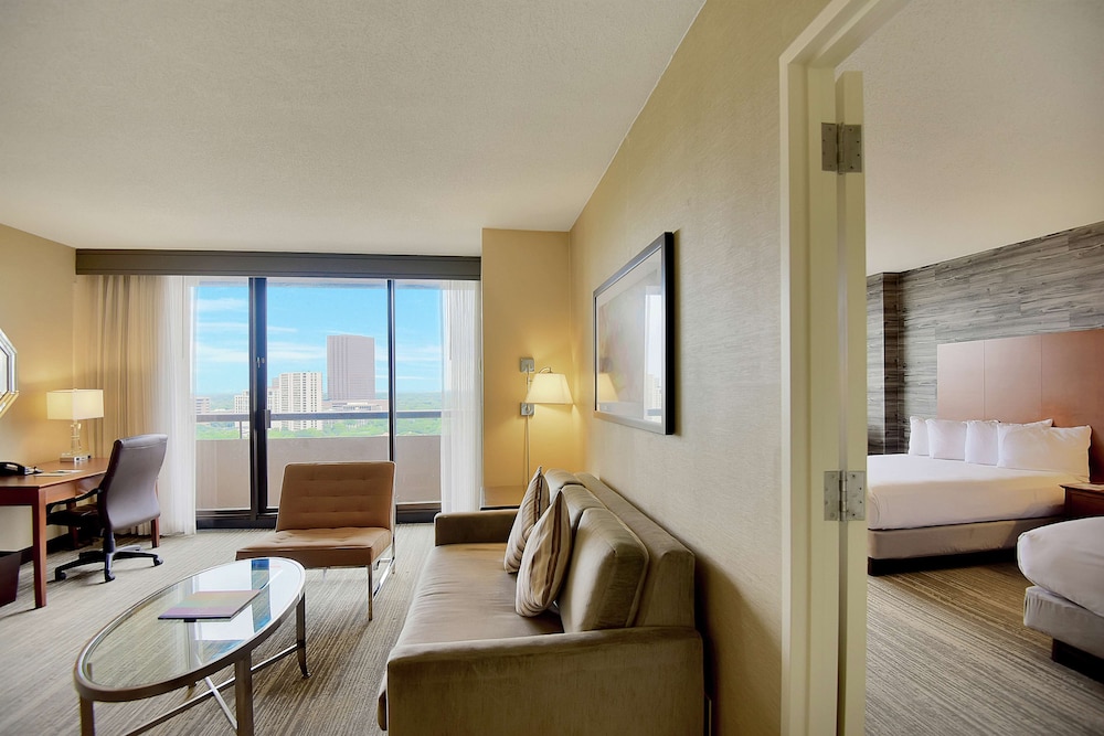 DoubleTree by Hilton Hotel & Suites Houston by the Galleria - photo 14