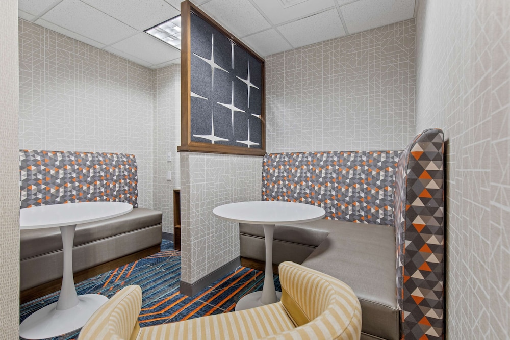 Hampton Inn & Suites Greeley - photo 49