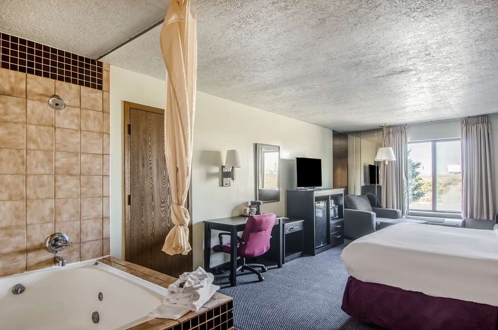 Americas Best Value Inn & Suites Ft. Collins E at I 25 - photo 17