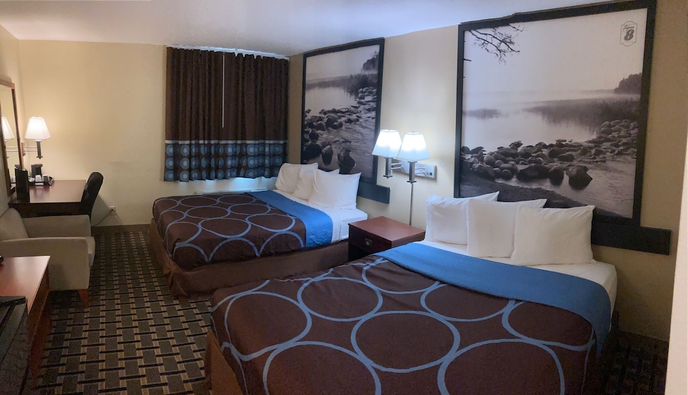 Super 8 by Wyndham Chisago City - photo 14
