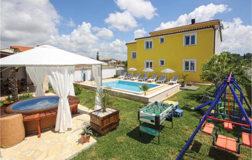 4 Bedroom Beautiful Home In Pula — 4-Star Luxury Hotel in Pula, Croatia