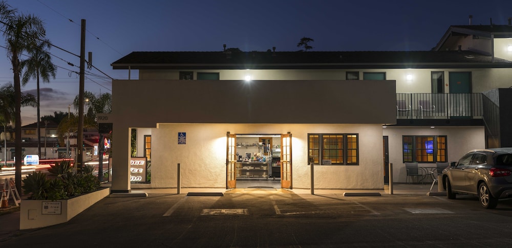 Orange Tree Inn - photo 34