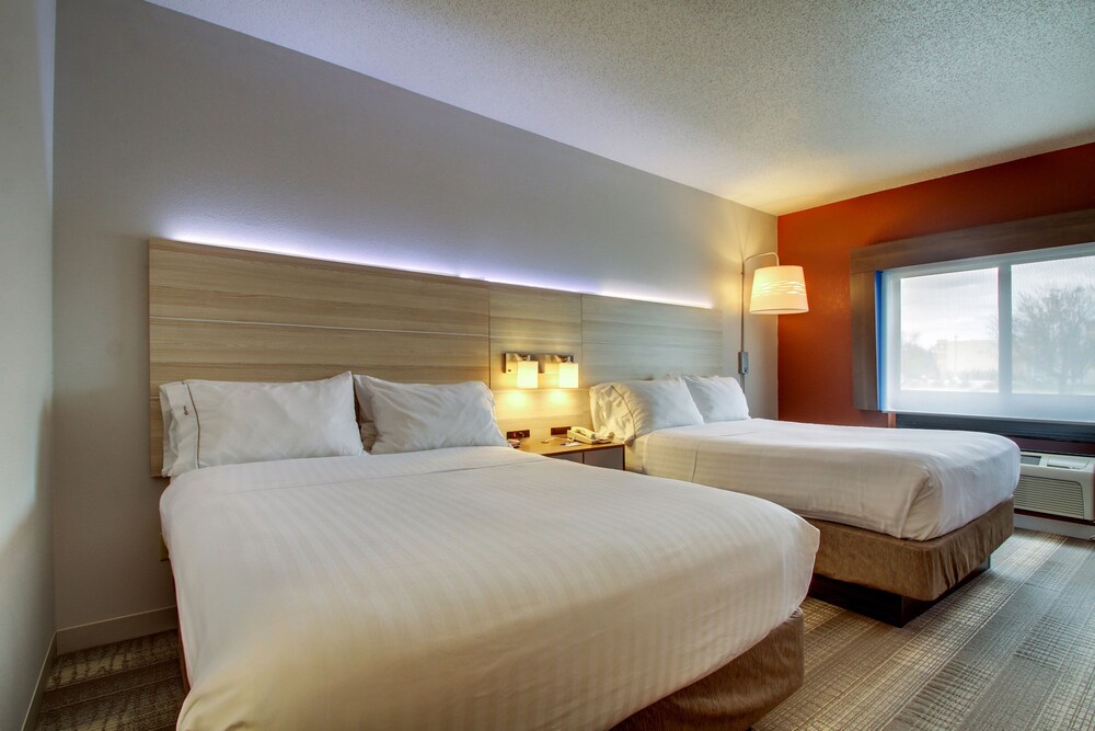 Holiday Inn Express Milwaukee North Brown Deer Mequon by IHG - photo 7