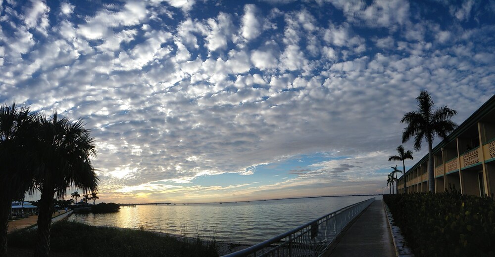 Punta Gorda Waterfront Hotel and Suites - photo 28