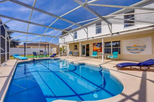 Coastal Retreat Roomy Relaxing Heated Pool — hotel in Palm Coast