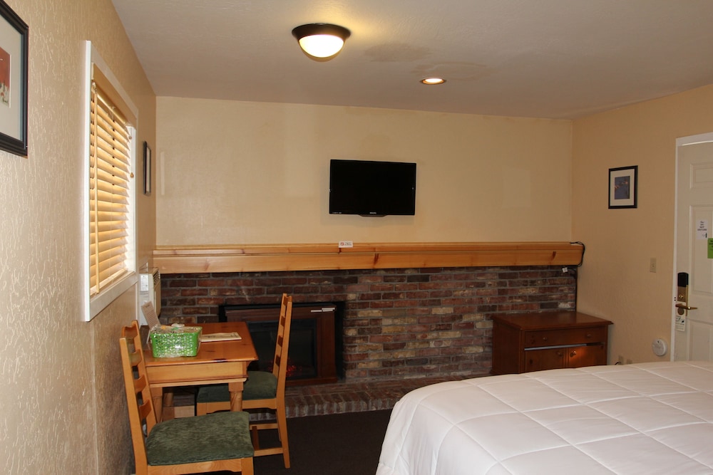 Big Pines Mountain House - photo 7