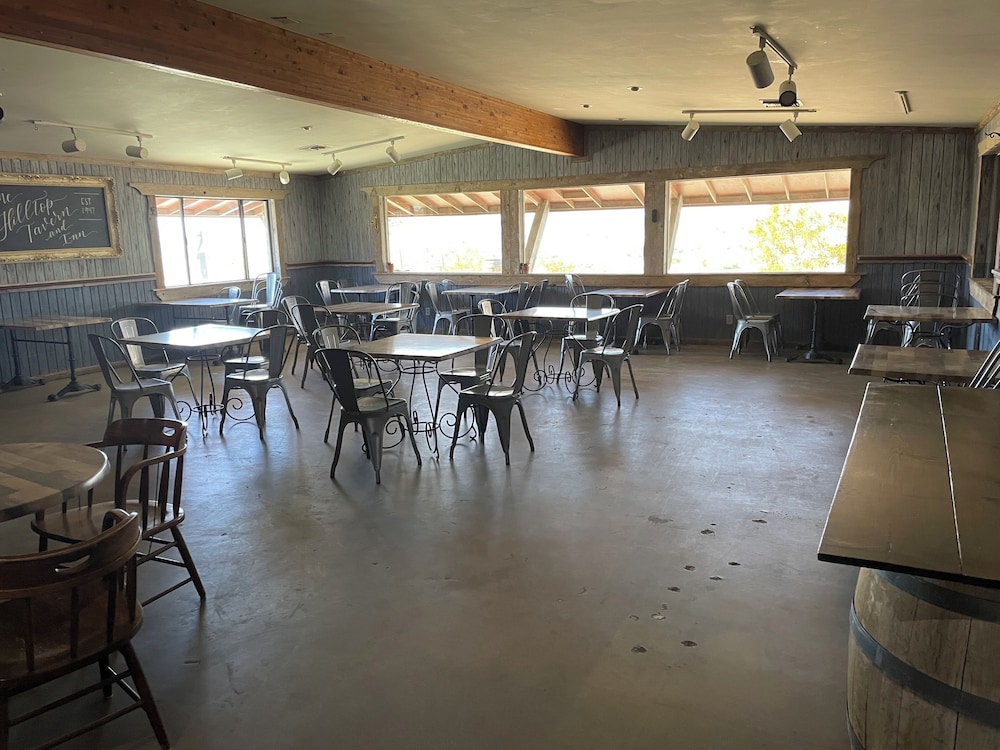 Hilltop Tavern and Inn - photo 33