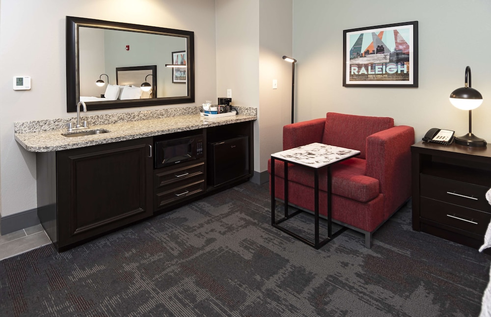Hampton Inn & Suites Raleigh Downtown - photo 39
