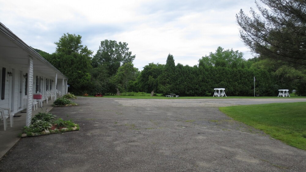The Villager Motel - photo 31