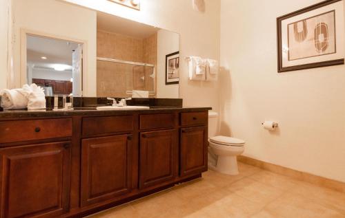 Tuscana Resort 2 Bedroom Condo Clubhouse Access 8 miles to Disney 2 Condo - photo 12