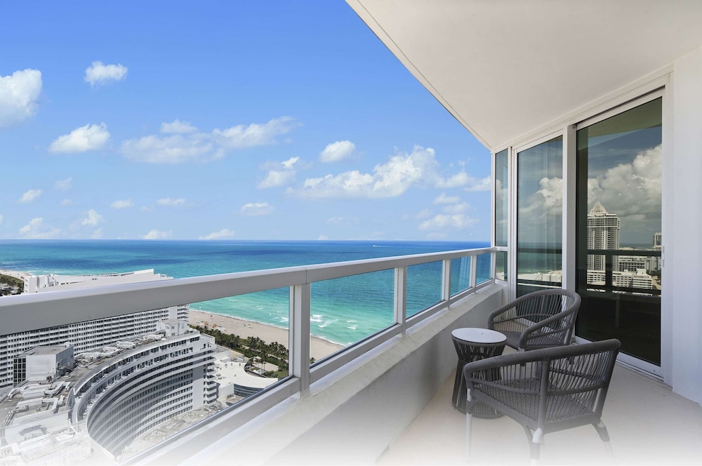 Fontainebleau Miami Beach Private Luxury Suites - photo 507