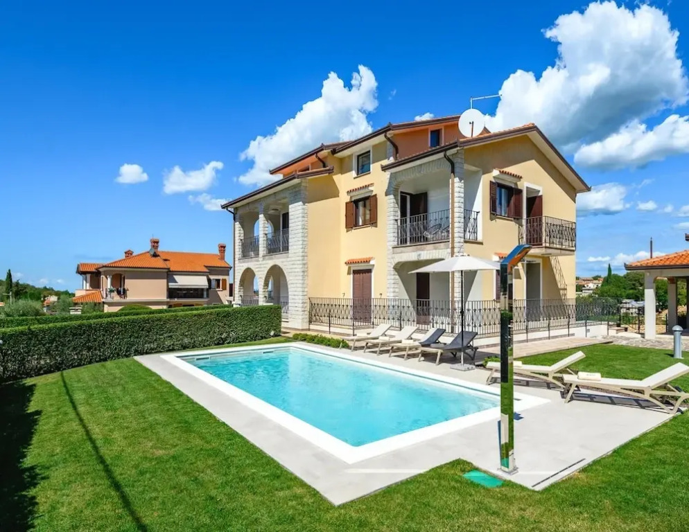 Apartment in Vi inada near Istralandia Park — 4-Star Luxury Hotel in Vizinada, Croatia