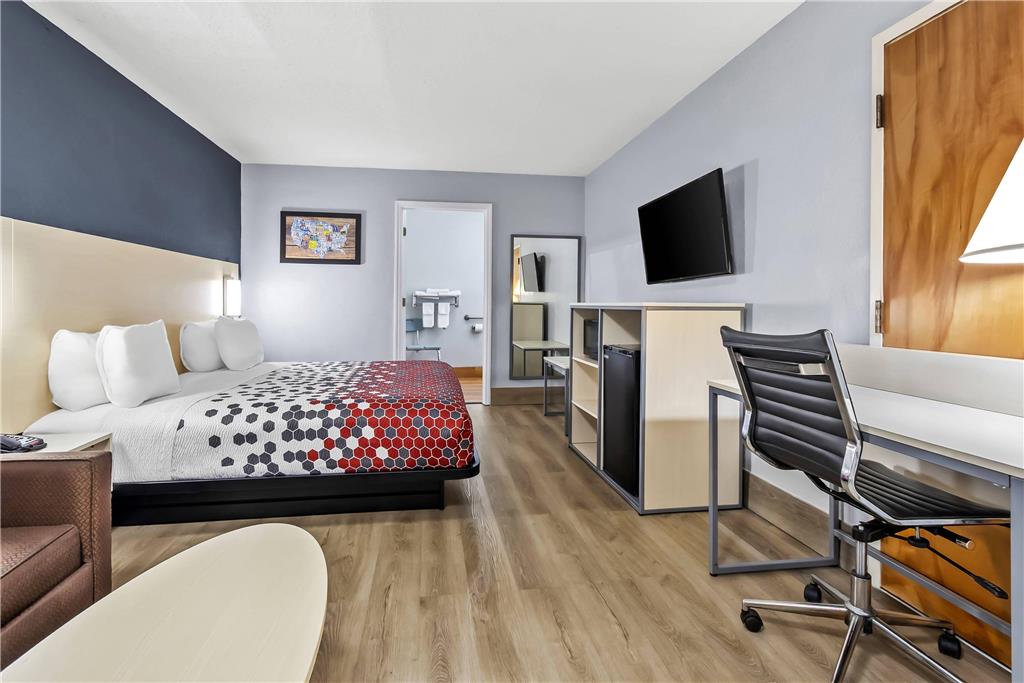 Econo Lodge Inn & Suites Cayce I 26 Airport - photo 22