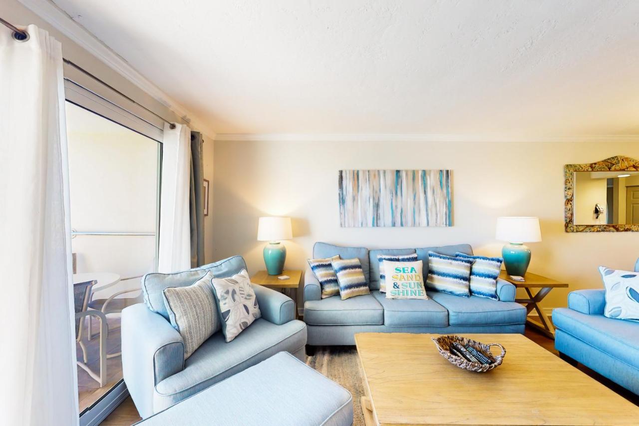 The Islander 205 - last minute hotel in Destin