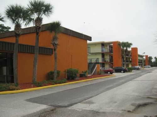 Lake Cecile Inn and Suites - photo 4