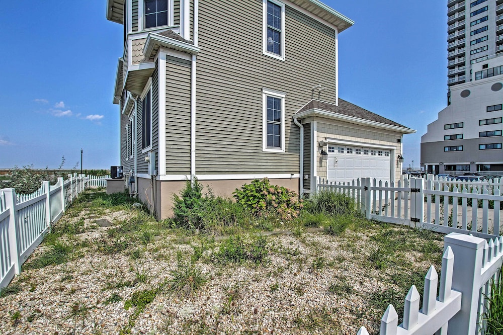 Idyllic Oceanfront Home on Atlantic City Boardwalk - photo 24