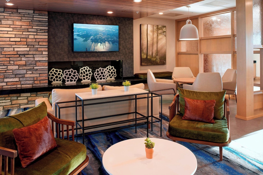 Fairfield Inn & Suites by Marriott Columbus IN - photo 4