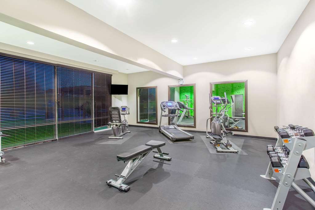 La Quinta Inn & Suites by Wyndham Luling - photo 10