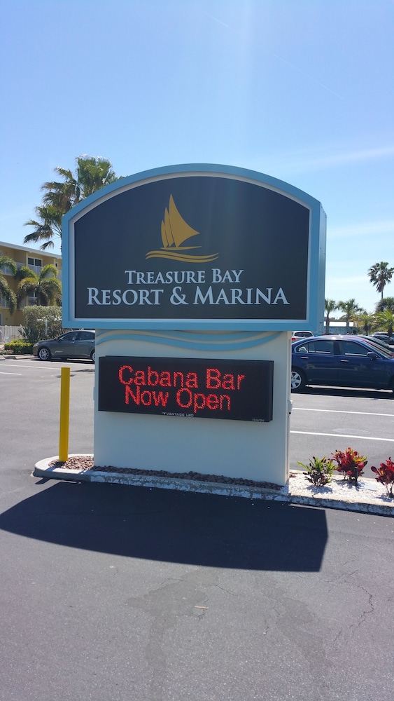 Treasure Island Hotel and Marina - photo 44