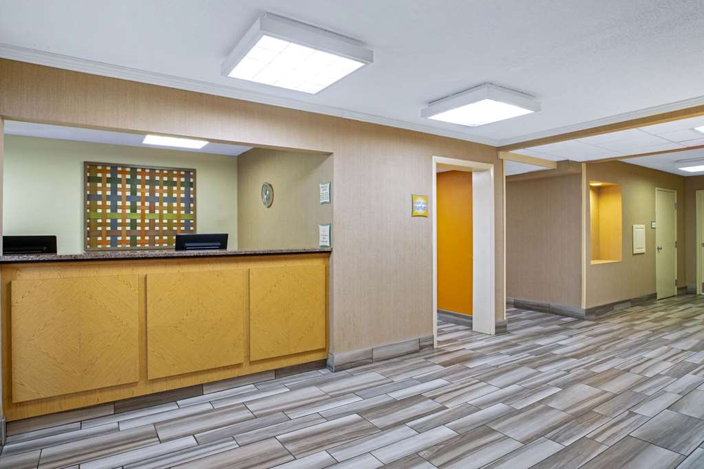 La Quinta Inn by Wyndham Auburn Worcester - photo 11