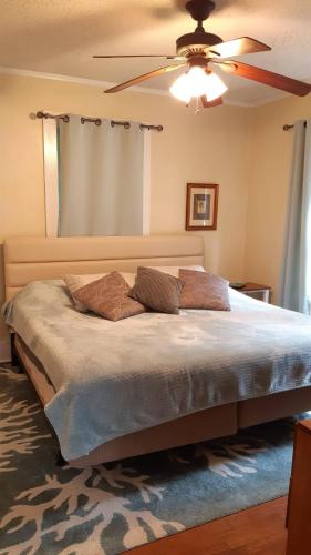 Florida Vacation House Pensacola East Hill — 4-Star Luxury Hotel in Pensacola, United States