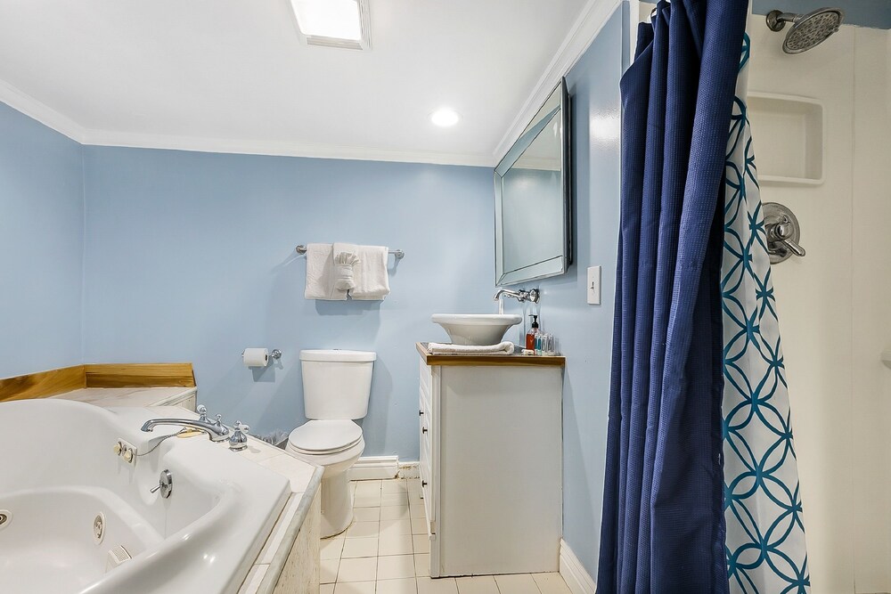 Canal Express Rooms - photo 48