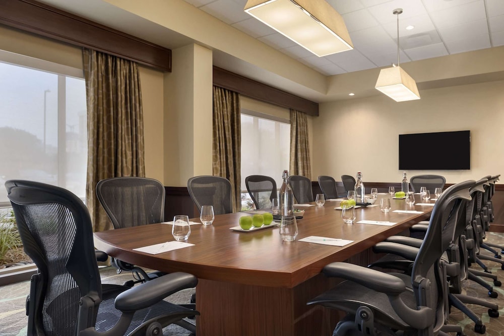Embassy Suites by Hilton Dallas Market Center - photo 46