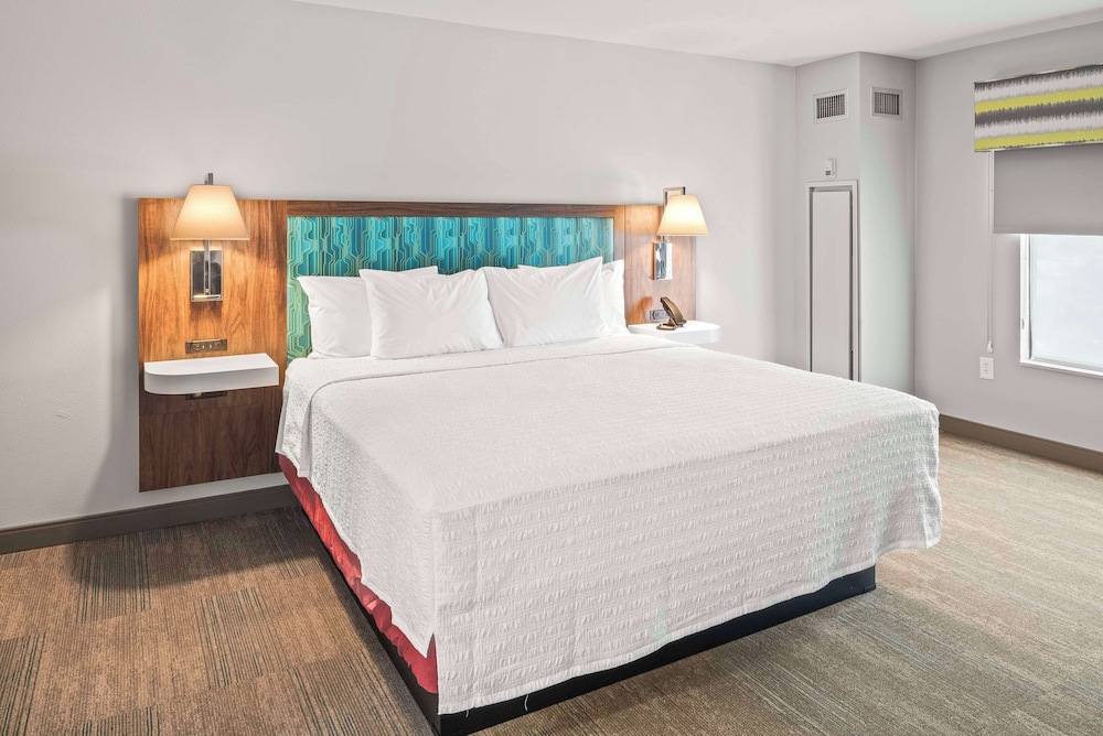 Hampton Inn Columbus North - photo 7