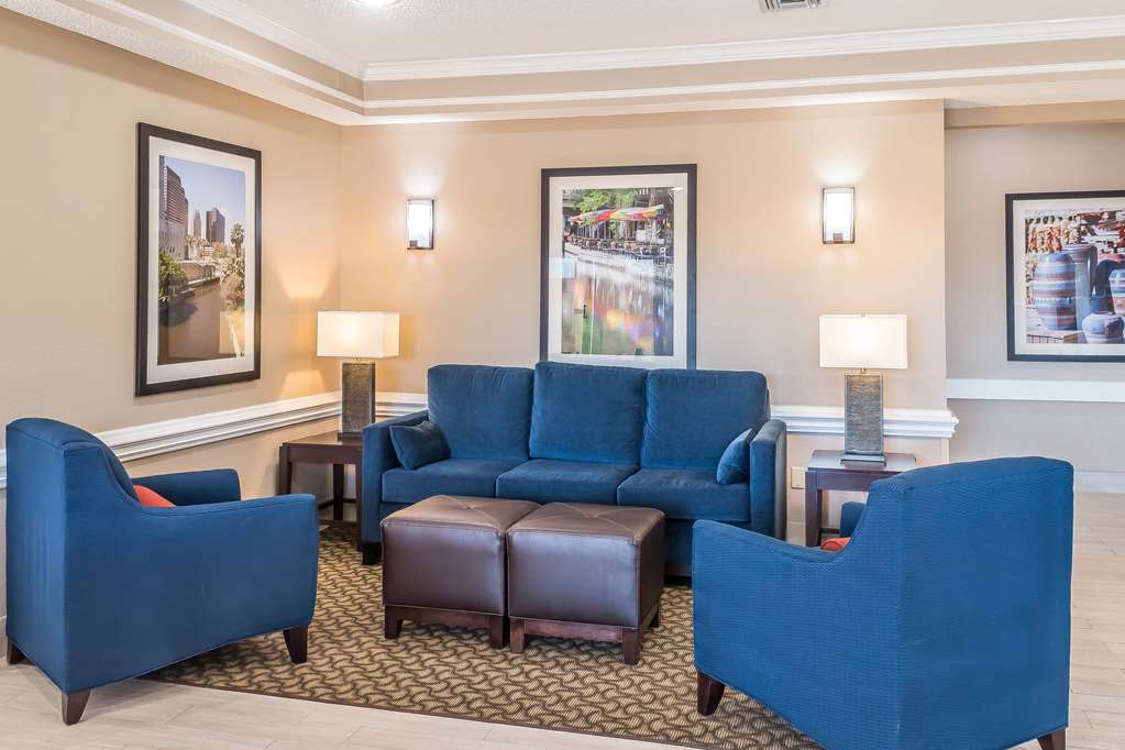 Comfort Inn near Frost Bank Center - photo 5