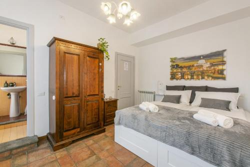 BB Trastevere Station Room1 — 4-Star Luxury Hotel in Rome, Italy