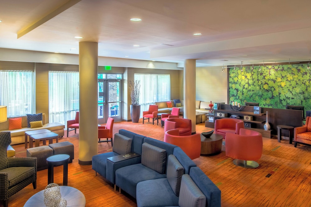 Courtyard by Marriott Charleston Downtown Civic Center - photo 3