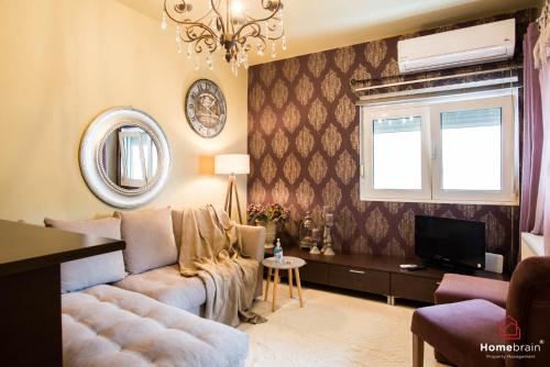 Deluxe Suite By Homebrain — 4-Star Luxury Hotel in Alexandroupoli, Greece