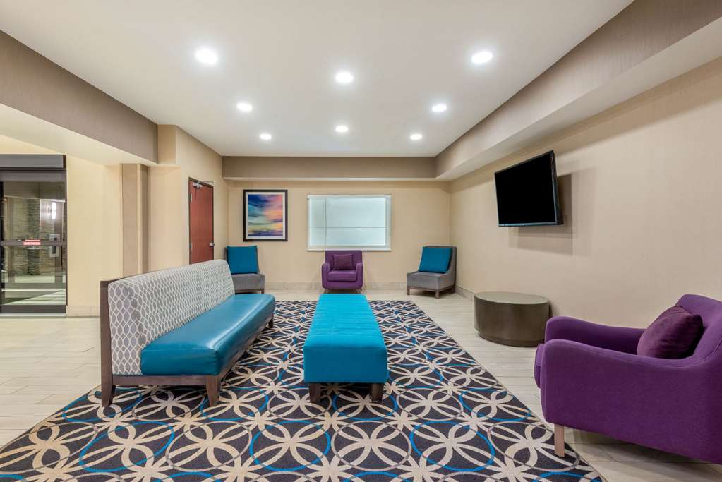 La Quinta Inn & Suites by Wyndham Batavia - photo 5